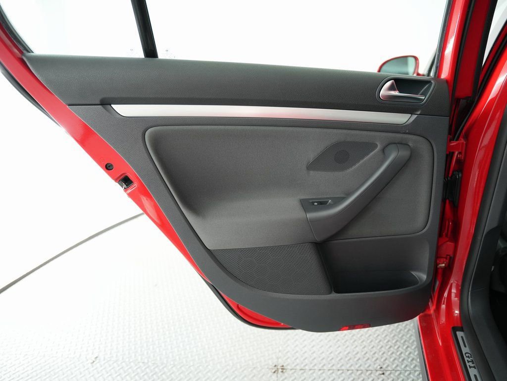 Used 2009 Volkswagen GTI 4-Door image 30