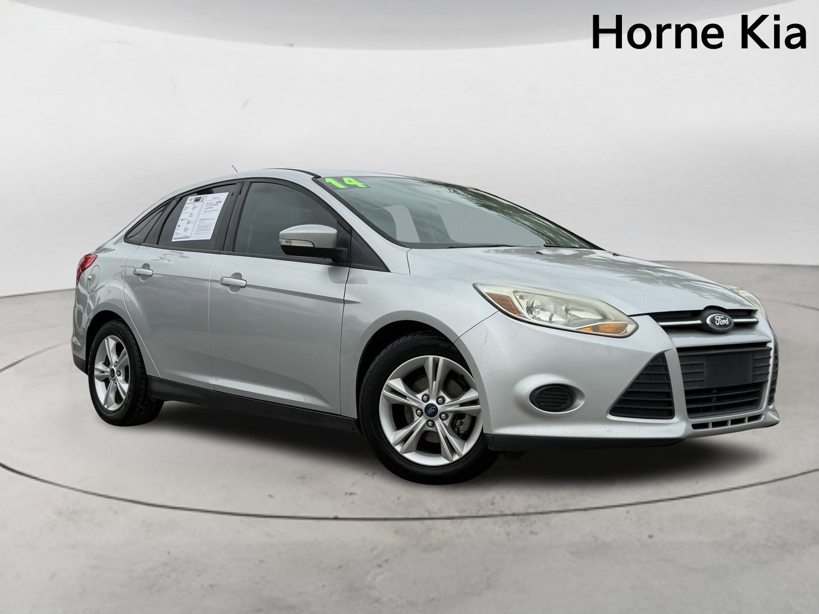 Used 2014 Ford Focus SE image 2