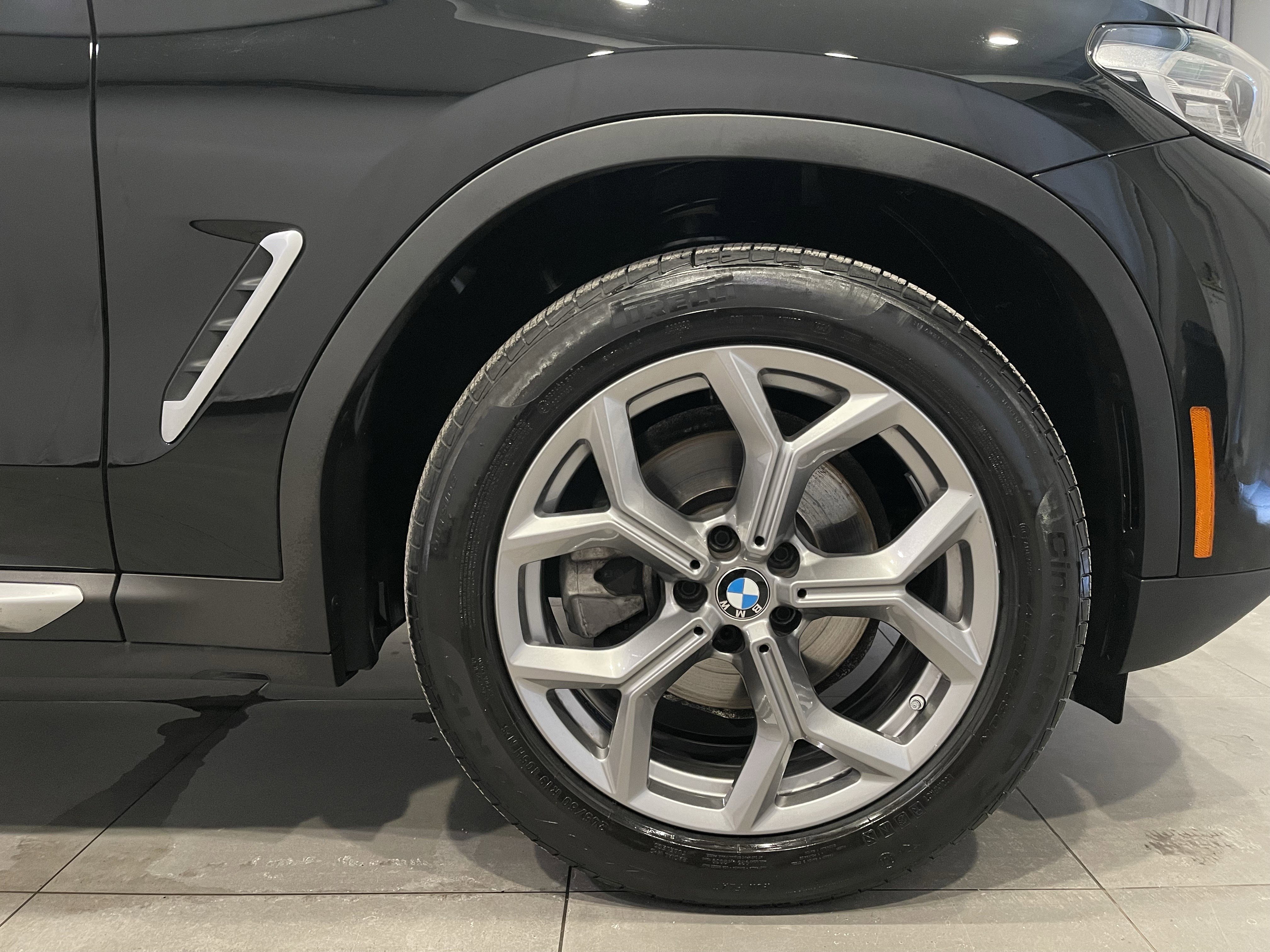 Used 2023 BMW X4 xDrive30i w/ Premium Package image 11