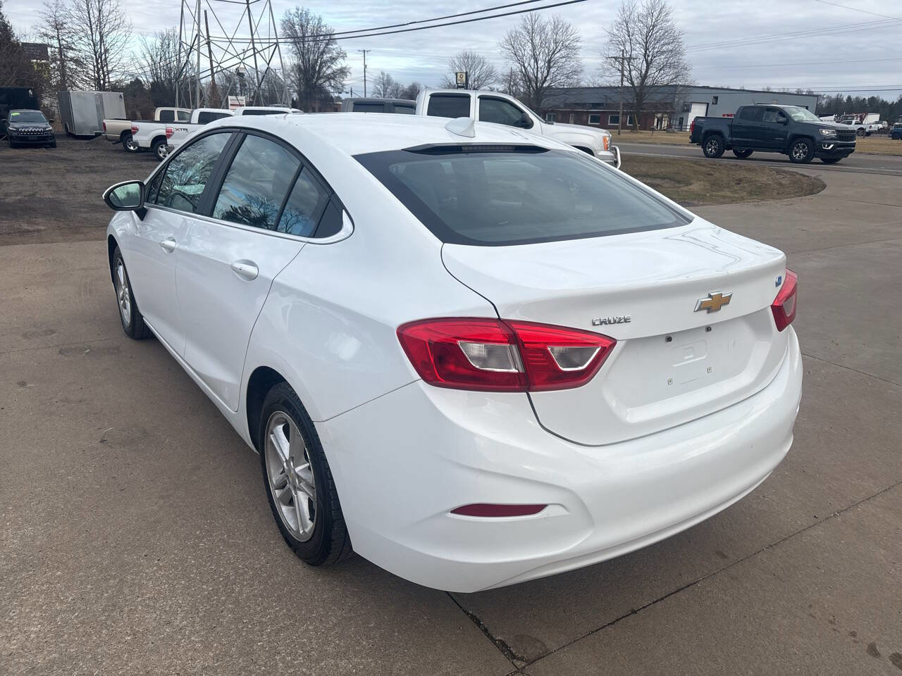 Used 2017 Chevrolet Cruze LT image 27