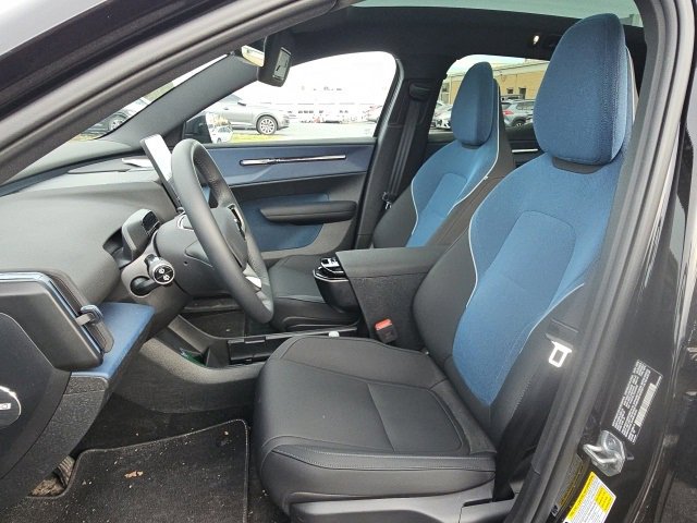 Used 2025 Volvo EX30 Ultra image 3