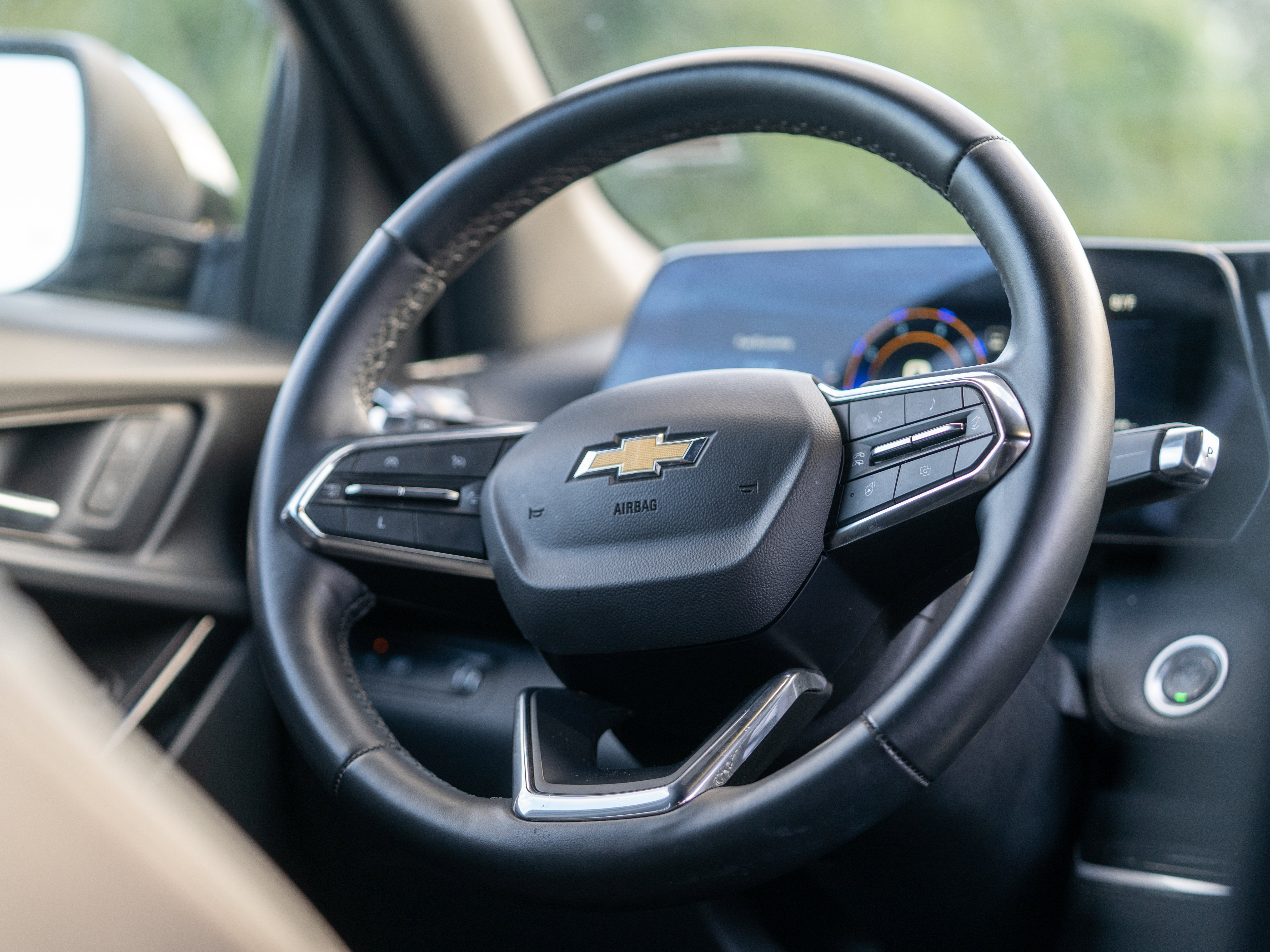 Used 2025 Chevrolet Equinox LT w/ Convenience Package II FWD image 17