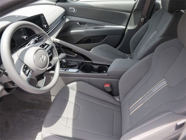 Certified 2025 Hyundai Elantra Blue image 11