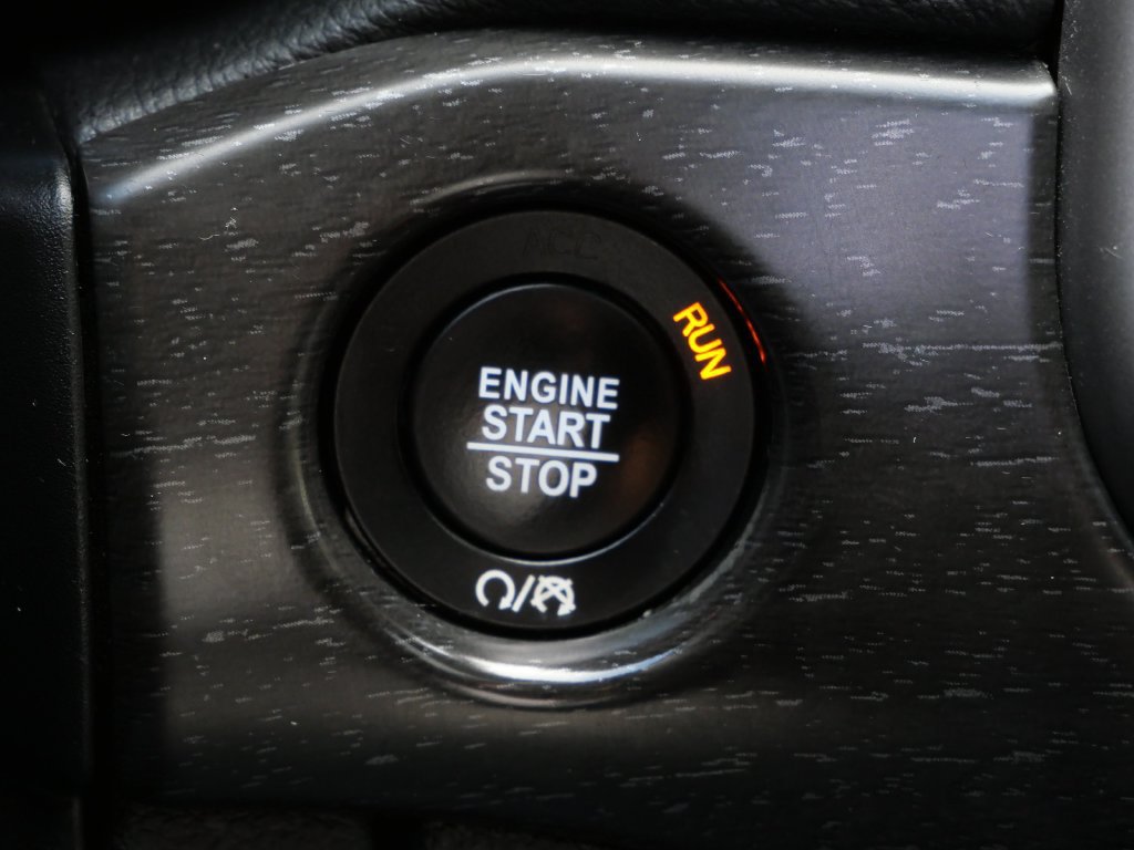 Used 2018 Jeep Grand Cherokee Altitude AWD/4WD image 25