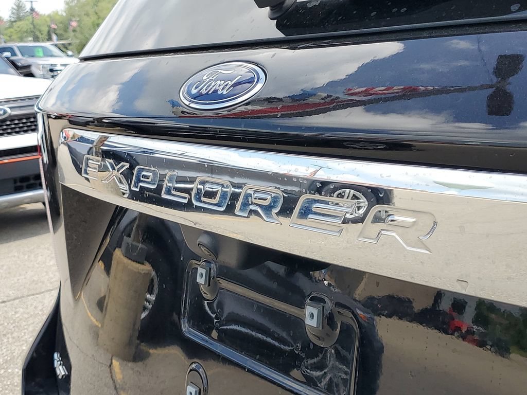 Certified 2023 Ford Explorer XLT AWD/4WD image 7