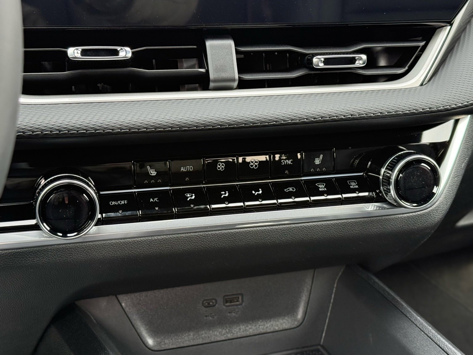 New 2026 Chevrolet Equinox LT w/ Convenience Package II image 19