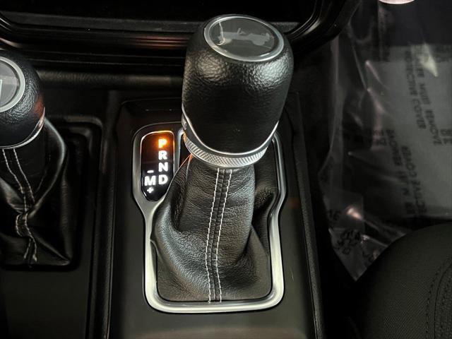 Certified 2022 Jeep Wrangler Unlimited Sahara w/ Cold Weather Group image 31