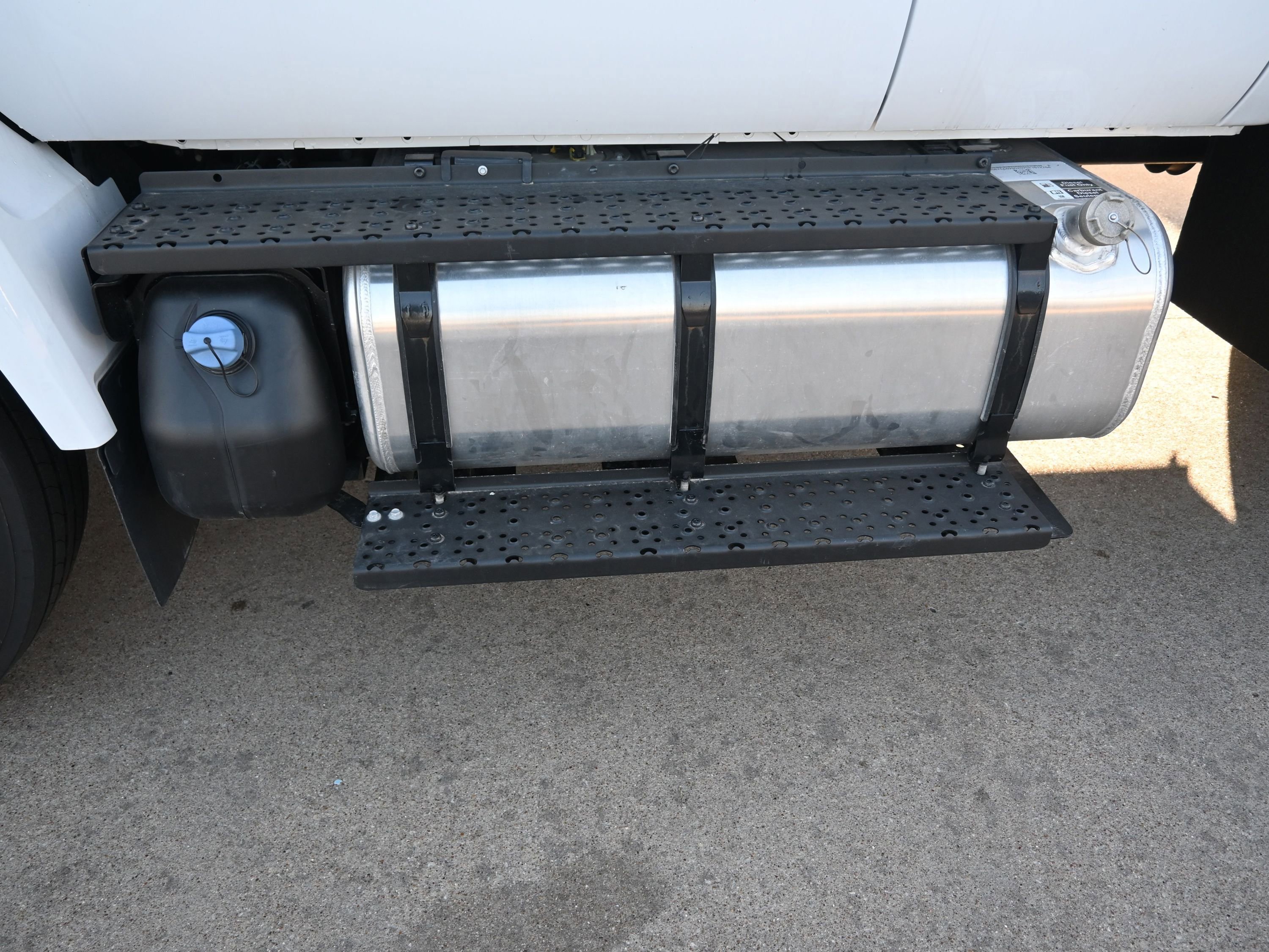 New 2026 Ford F750 2WD SuperCab Super Duty image 23