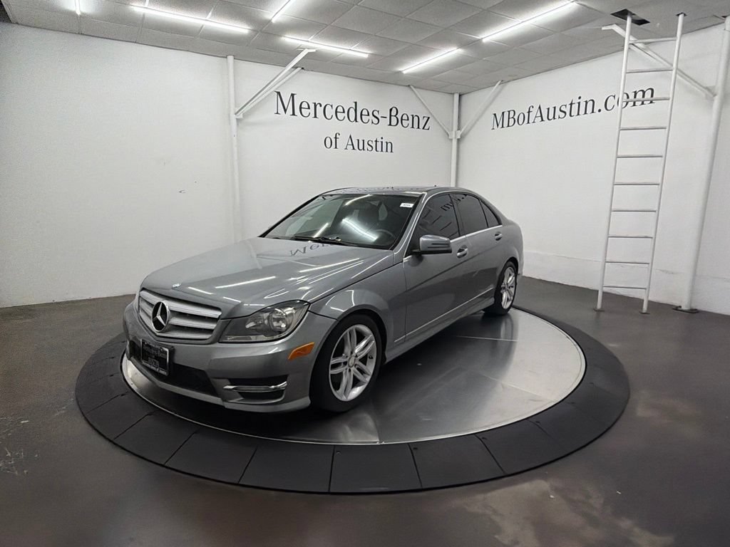 Used 2013 Mercedes-Benz C 250 Sedan image 3
