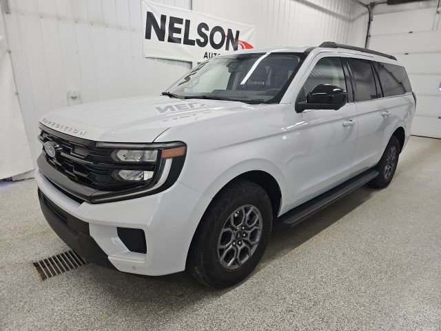 Used 2025 Ford Expedition Max Active AWD/4WD image 4