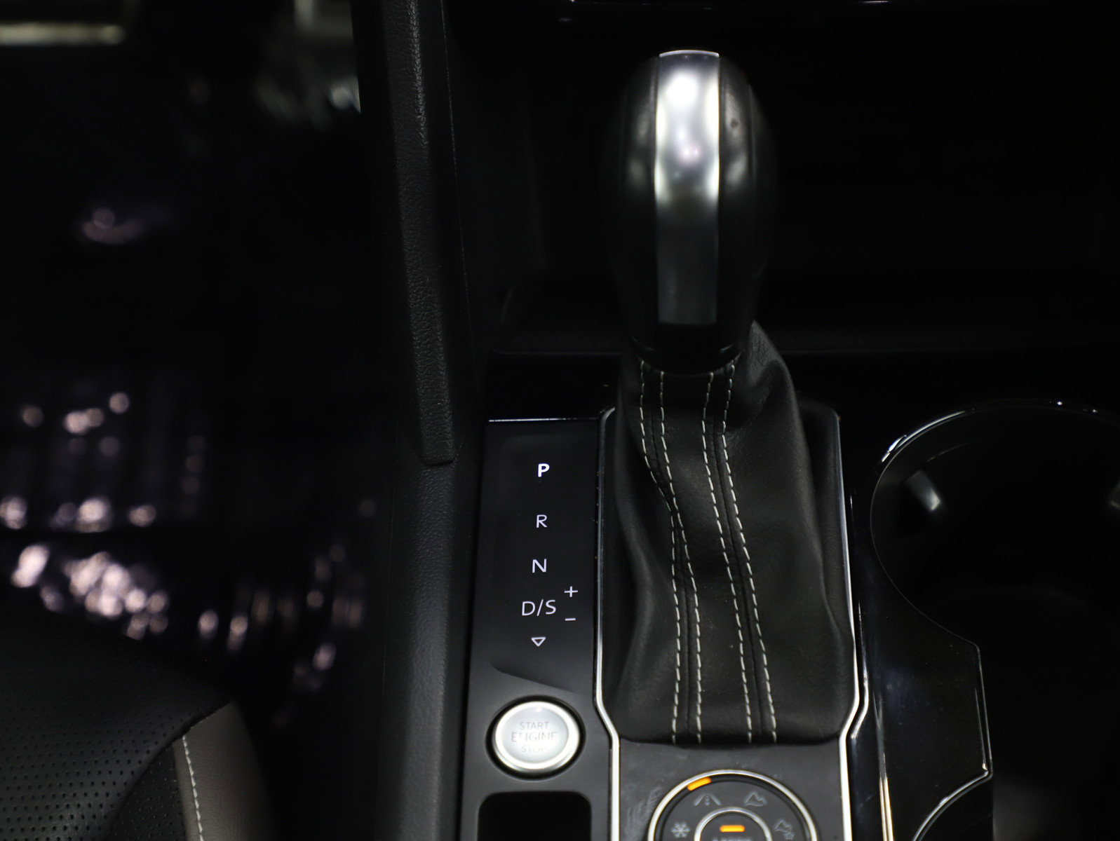 Used 2021 Volkswagen Atlas SEL Premium w/ MDO Package (Bench Seat) image 20