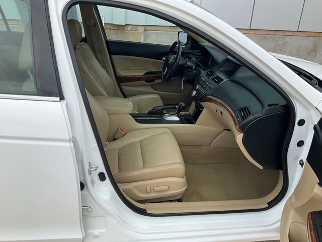 Used 2011 Honda Accord EX-L image 30