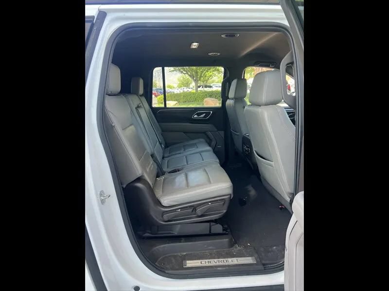 Used 2022 Chevrolet Suburban Z71 w/ Luxury Package AWD/4WD image 21