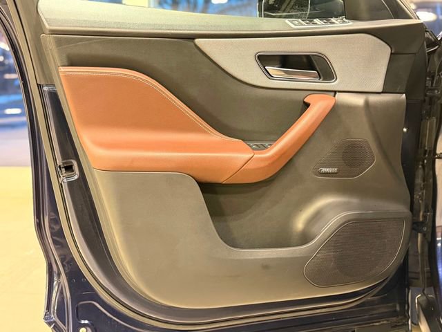 Used 2018 Jaguar F-PACE S image 18