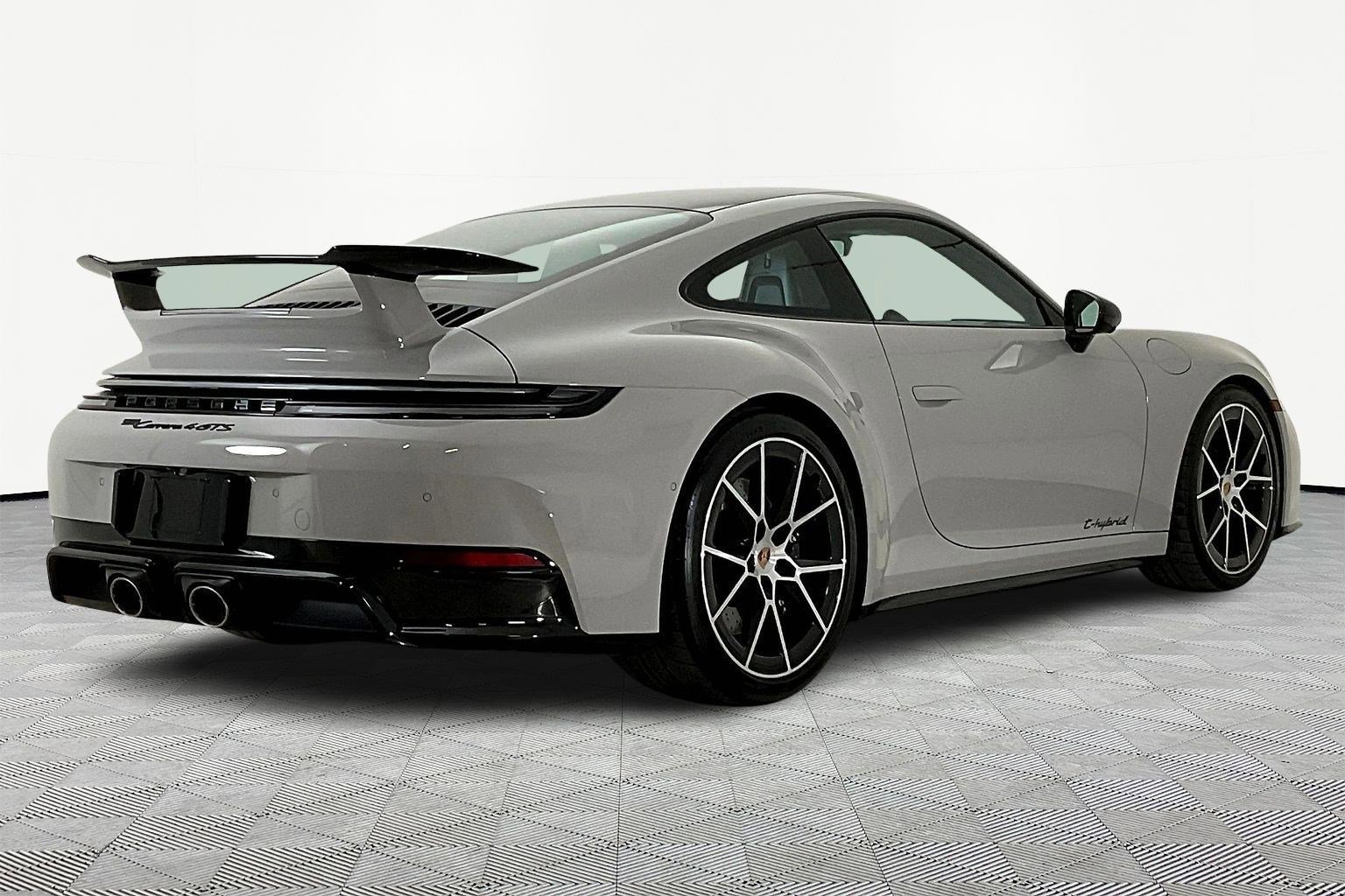 Used 2026 Porsche 911 Carrera GTS RWD image 6