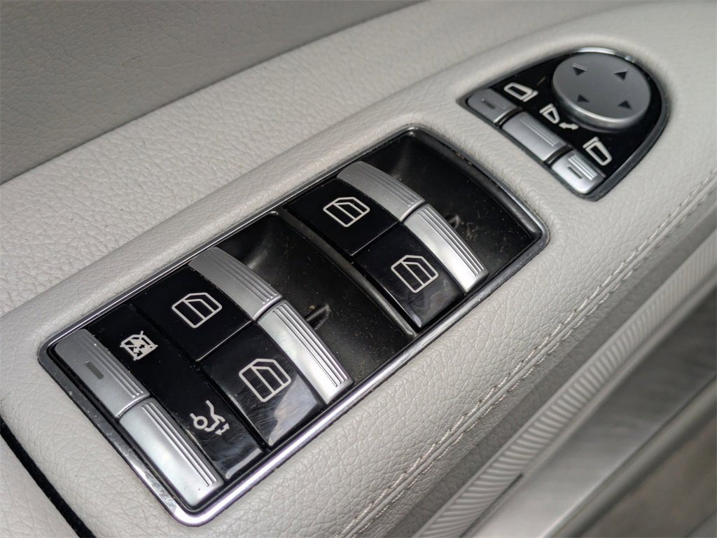 Used 2013 Mercedes-Benz S 550 image 25