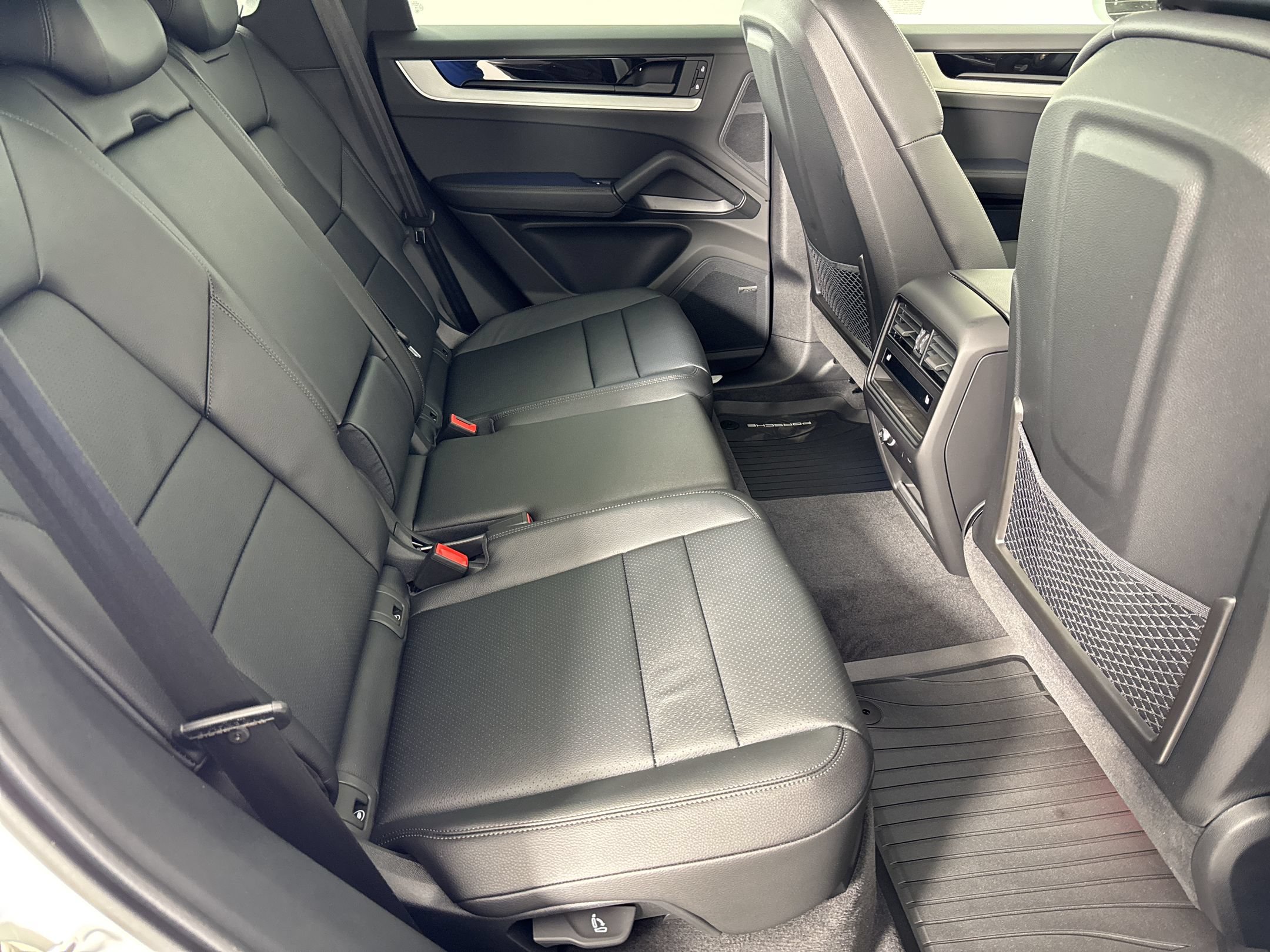 Certified 2026 Porsche Cayenne AWD/4WD image 29