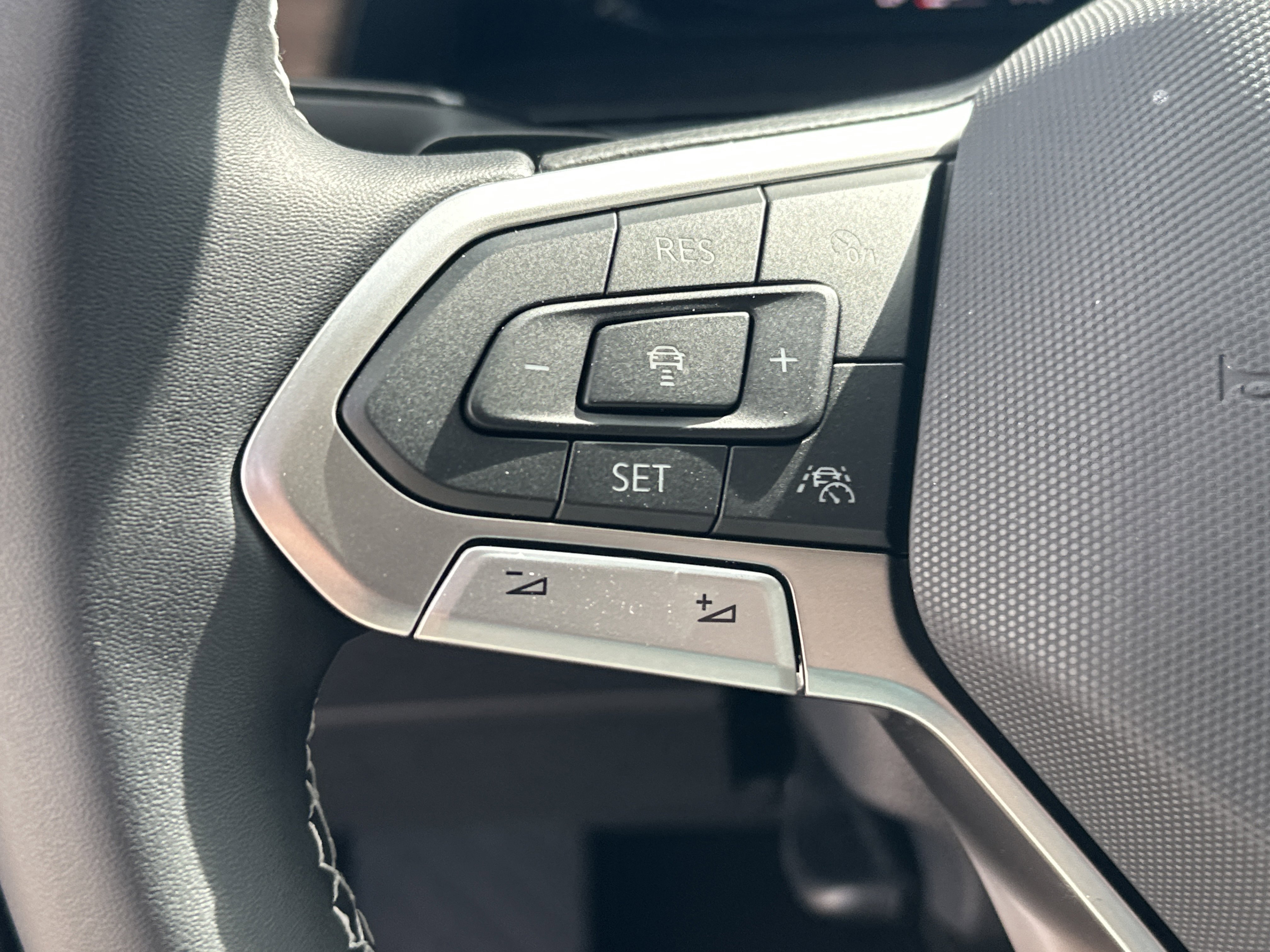 New 2026 Volkswagen Atlas SE image 21