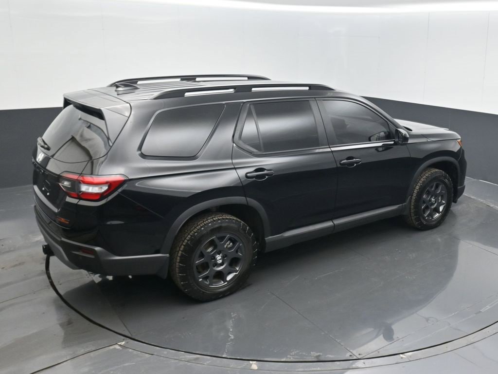 Used 2025 Honda Pilot TrailSport image 21