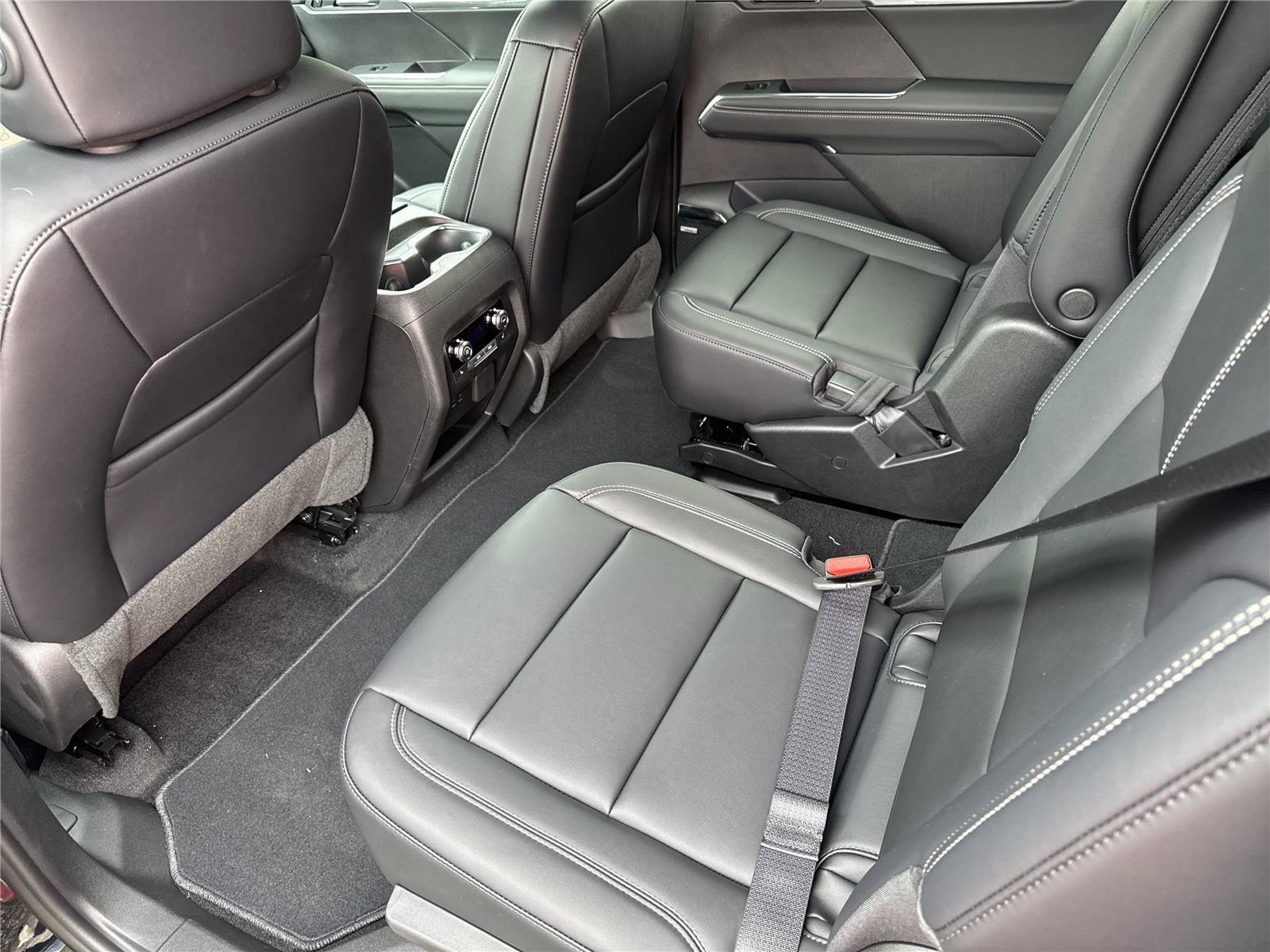 New 2026 GMC Acadia Elevation w/ Elevation Premium Package FWD image 29