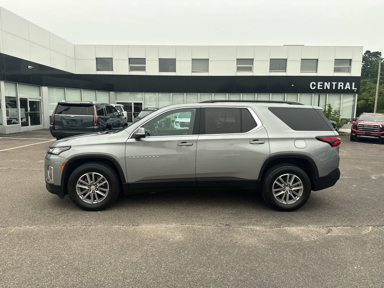 Certified 2023 Chevrolet Traverse LT AWD/4WD image 2