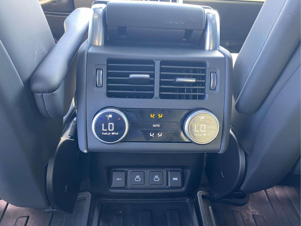 Used 2022 Land Rover Discovery HSE R-Dynamic AWD/4WD image 12