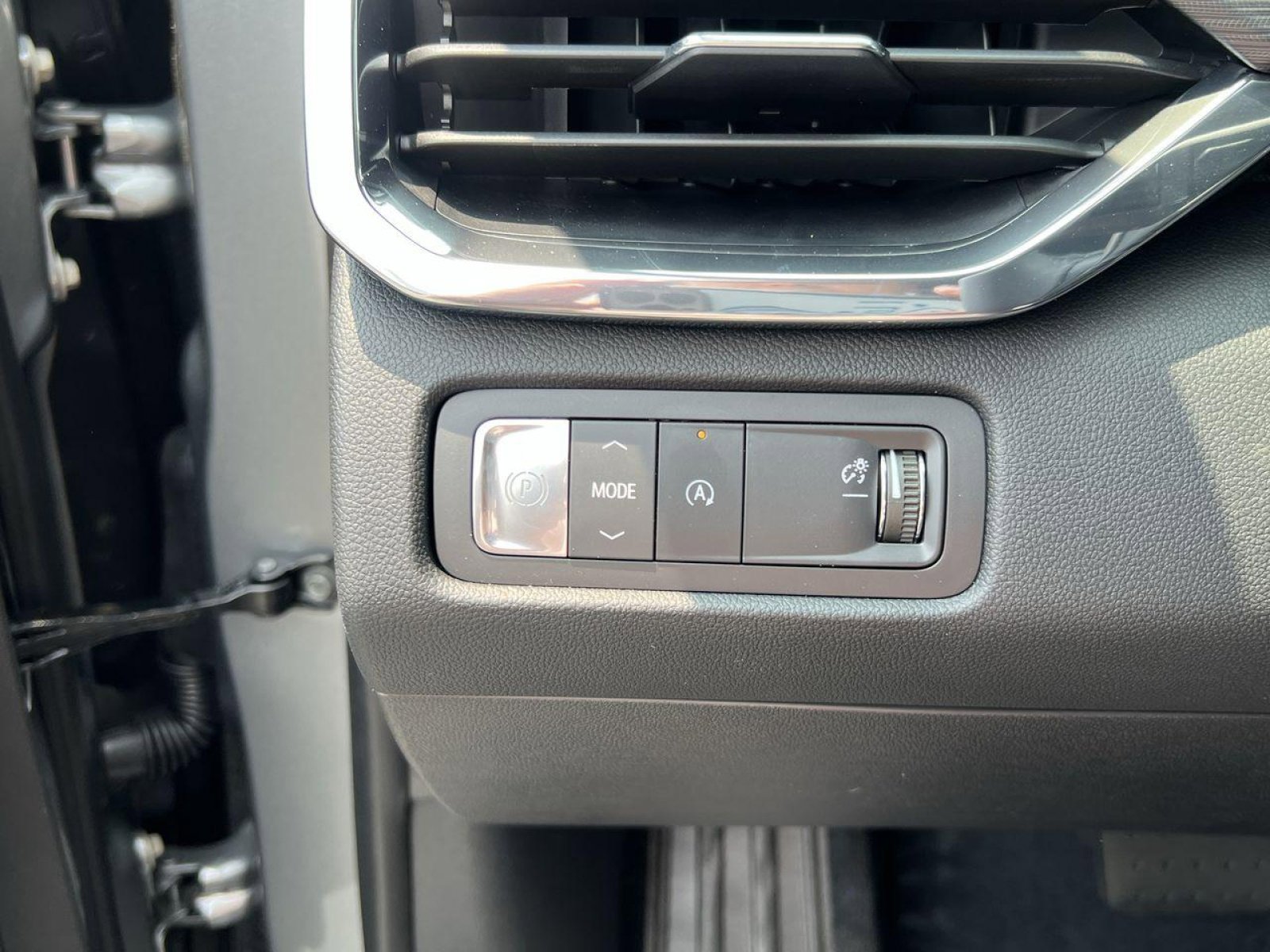 New 2025 GMC Acadia Elevation image 26