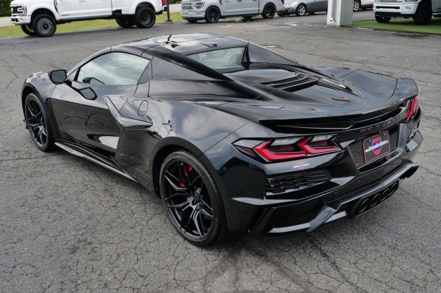 Used 2024 Chevrolet Corvette Z06 w/ Stealth Interior Trim Package RWD image 11