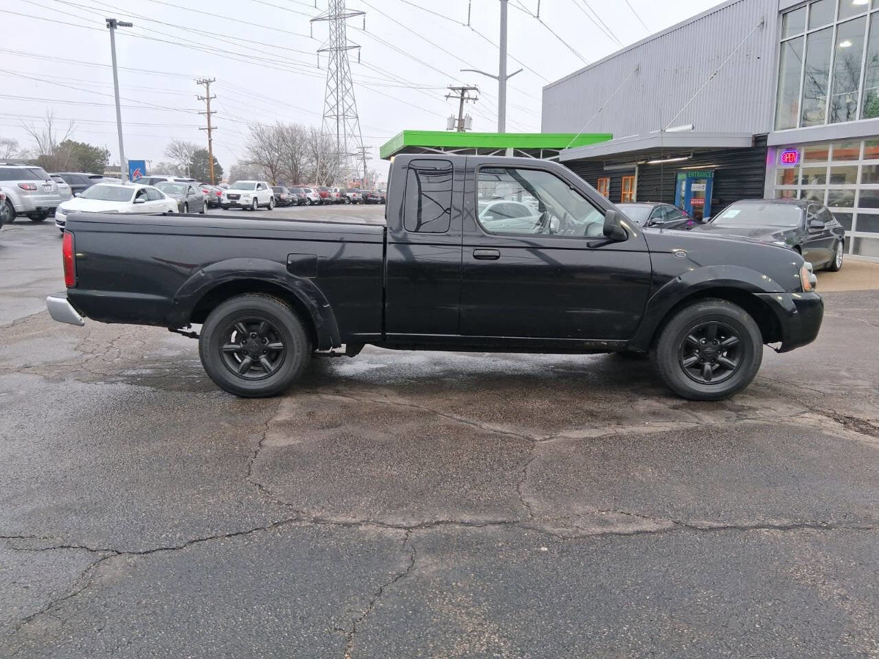 Used 2004 Nissan Frontier XE w/ (VTP) Value Truck Pkg image 4