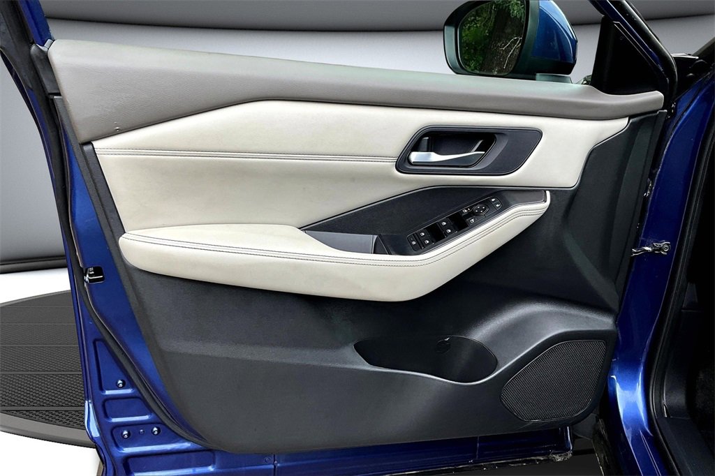 Used 2023 Nissan Rogue SV w/ SV Premium Package image 18