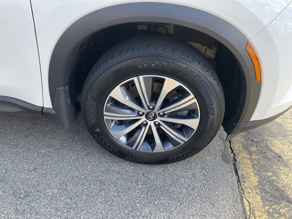 Used 2025 INFINITI QX60 Pure image 11