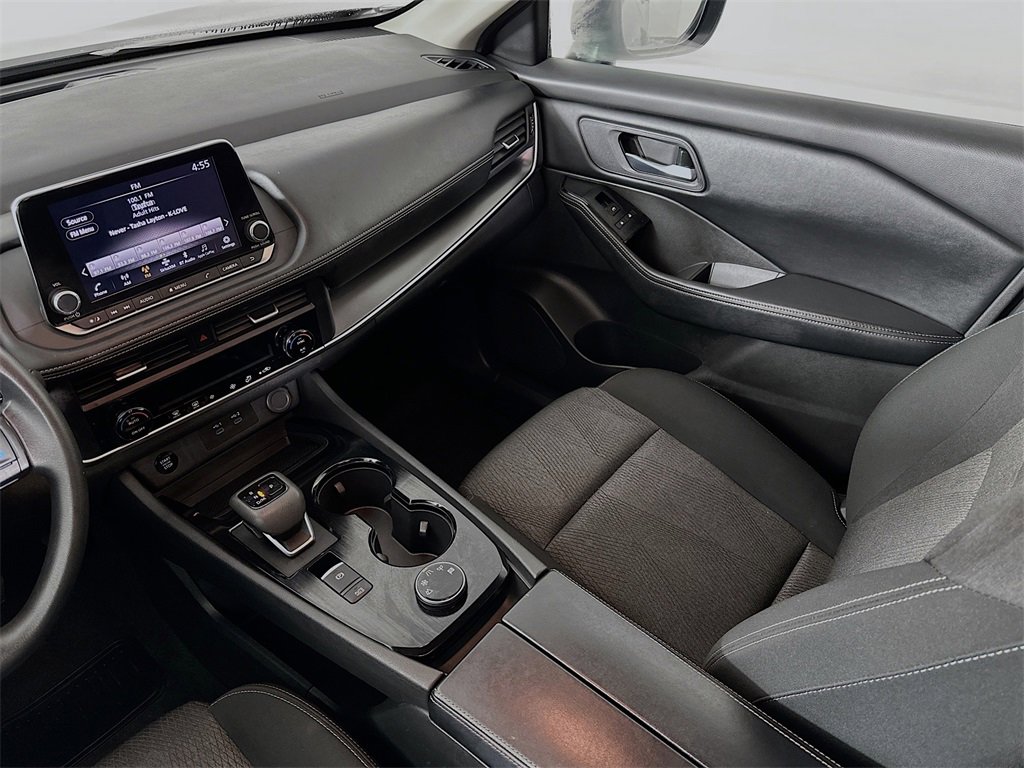 Used 2024 Nissan Rogue SV image 23