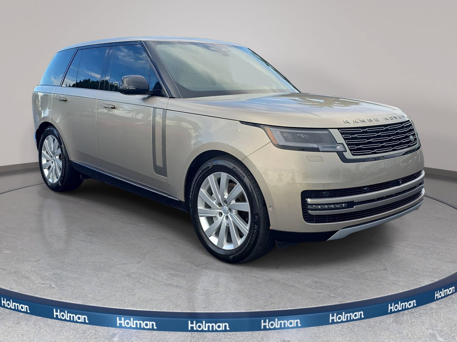 Used 2025 Land Rover Range Rover SE AWD/4WD image 4