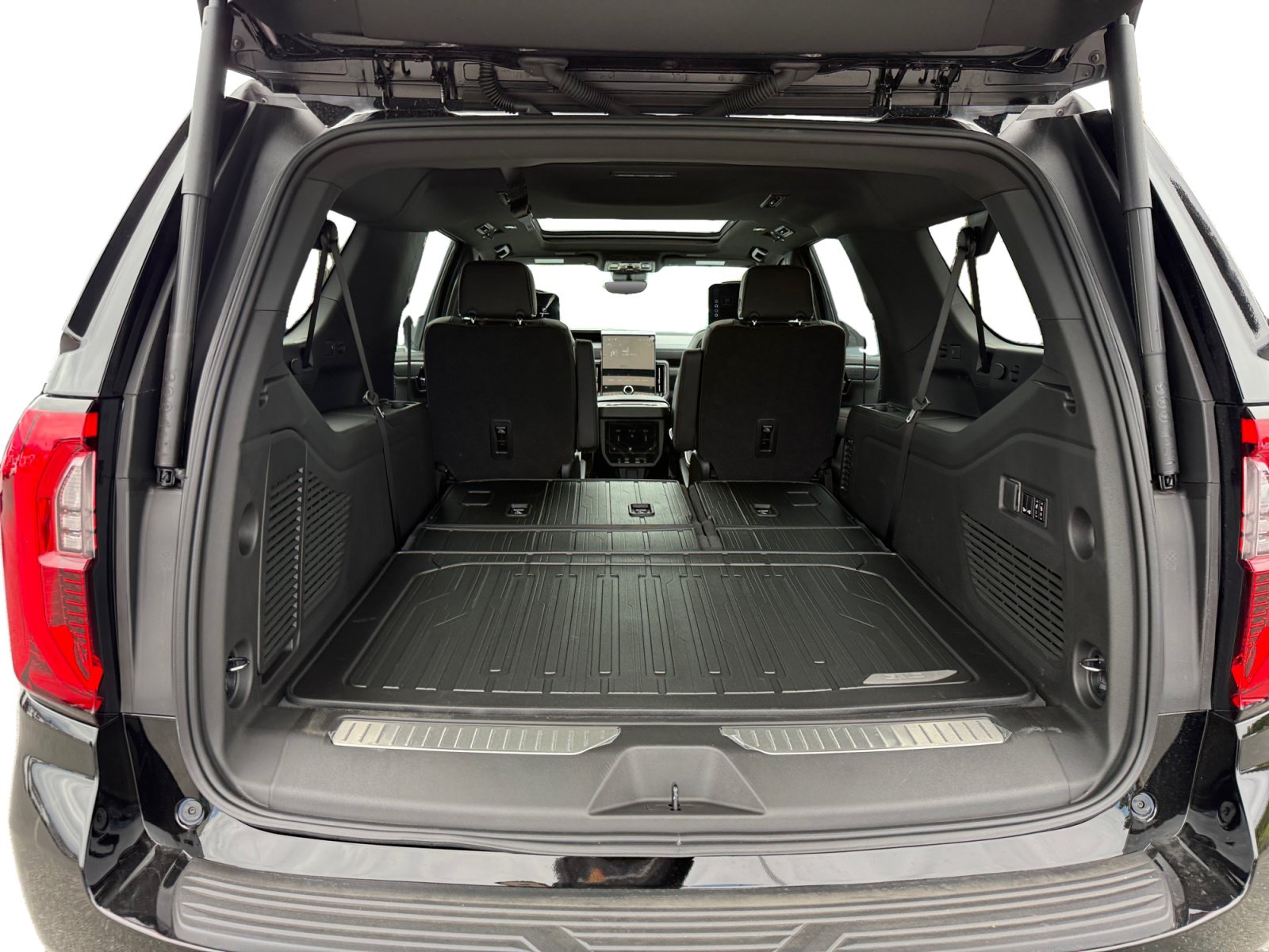 New 2026 GMC Yukon XL AT4 Ultimate w/ LPO, Floor Liner Package AWD/4WD image 17