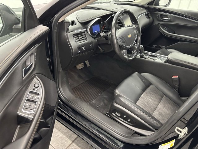 Used 2017 Chevrolet Impala LT image 9