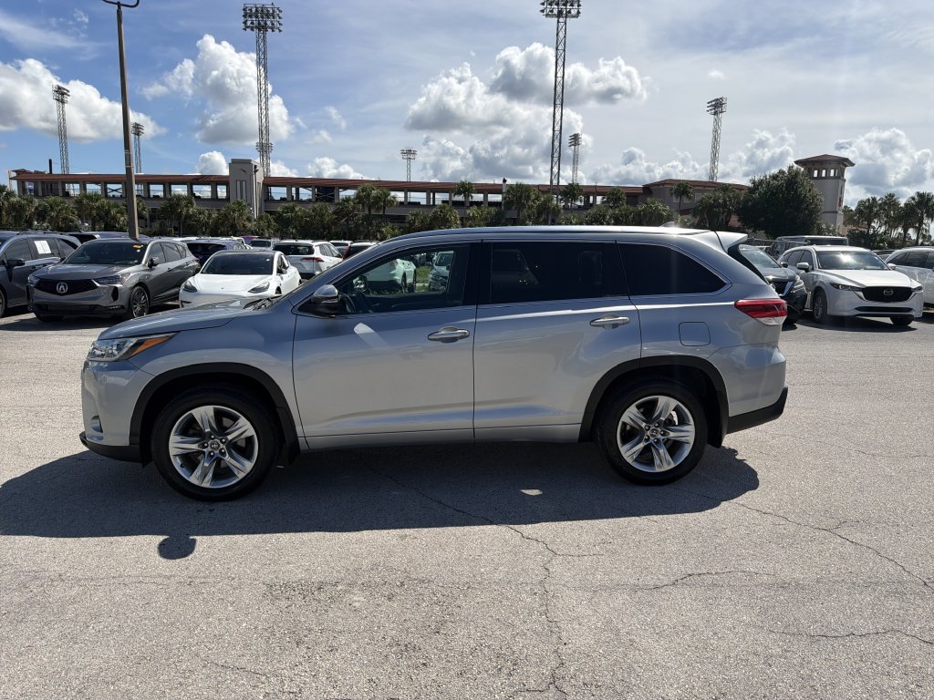Used 2018 Toyota Highlander Limited AWD/4WD image 8