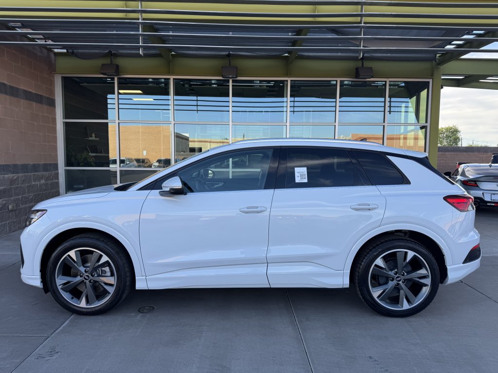 Used 2022 Audi Q4 e-tron Premium Plus w/ Premium Plus AWD/4WD image 7