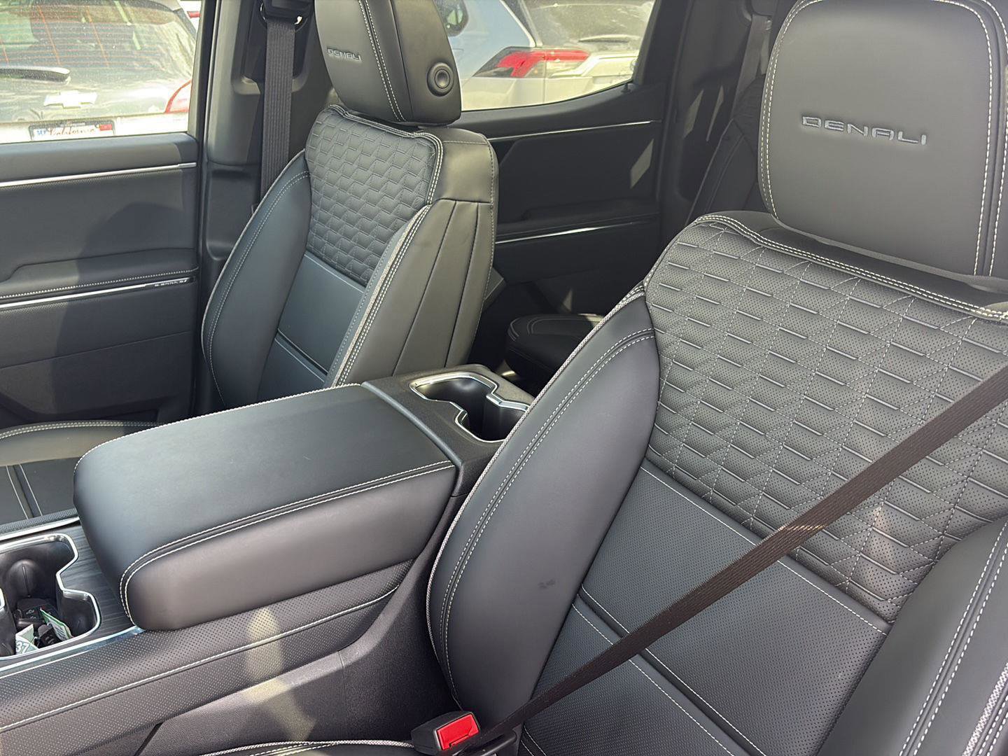 Used 2024 GMC Sierra EV Denali image 19