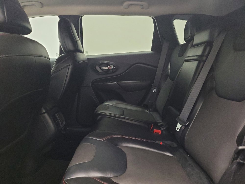 Used 2015 Jeep Cherokee Trailhawk w/ Cold Weather Group image 18