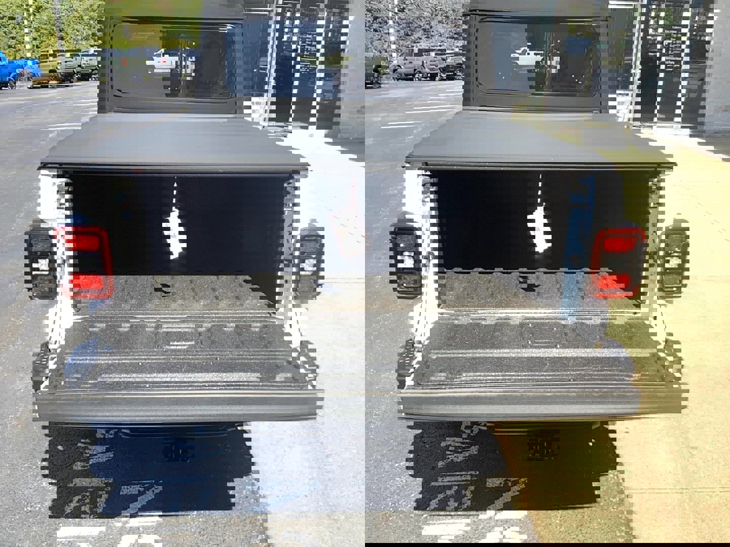 Certified 2024 Jeep Gladiator Sport image 5