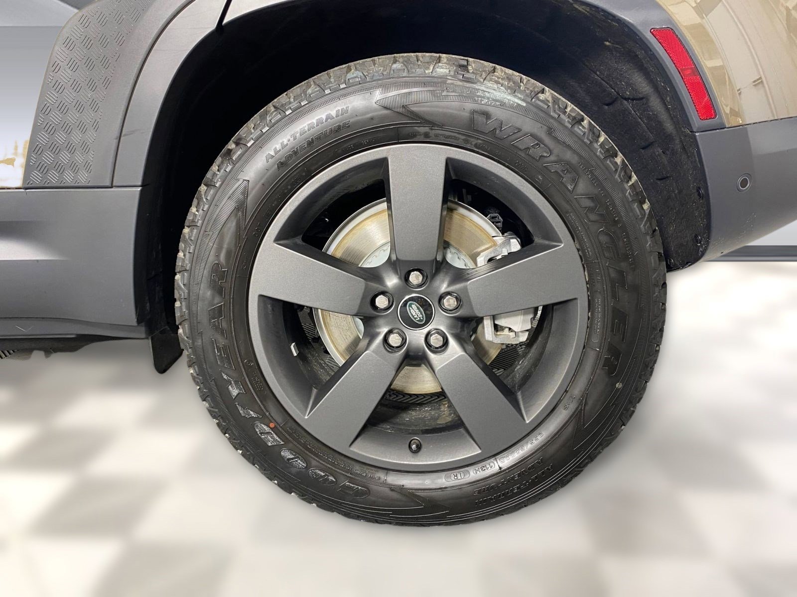 Used 2025 Land Rover Defender 110 S image 10