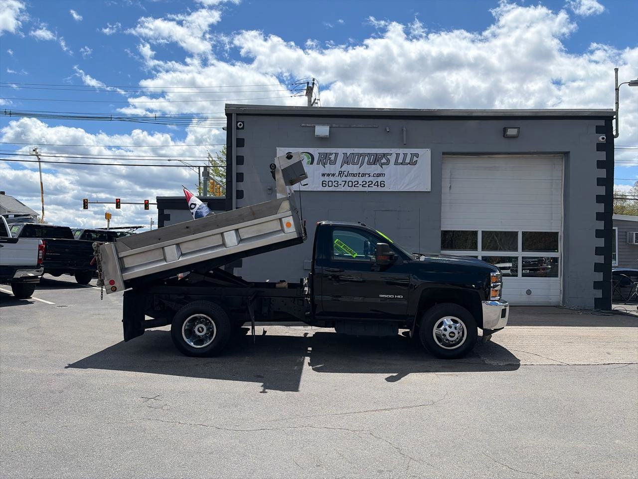 Used 2017 Chevrolet Silverado 3500 LT w/ LT Convenience Package AWD/4WD image 2