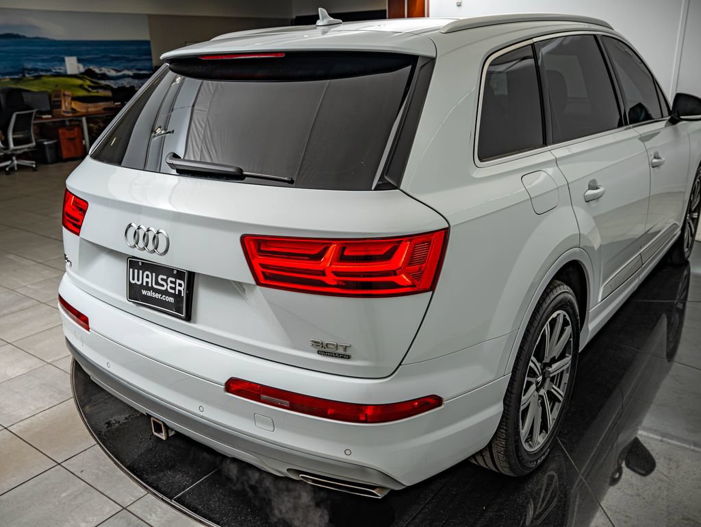 Used 2017 Audi Q7 3.0T Prestige AWD/4WD image 16