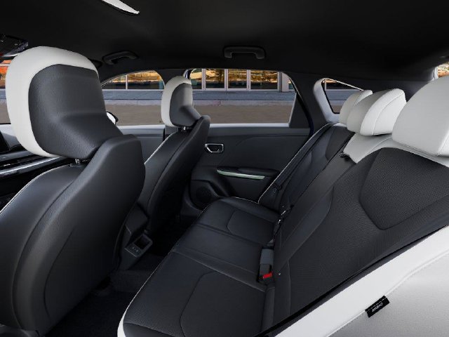 New 2026 Kia K4 EX FWD image 18