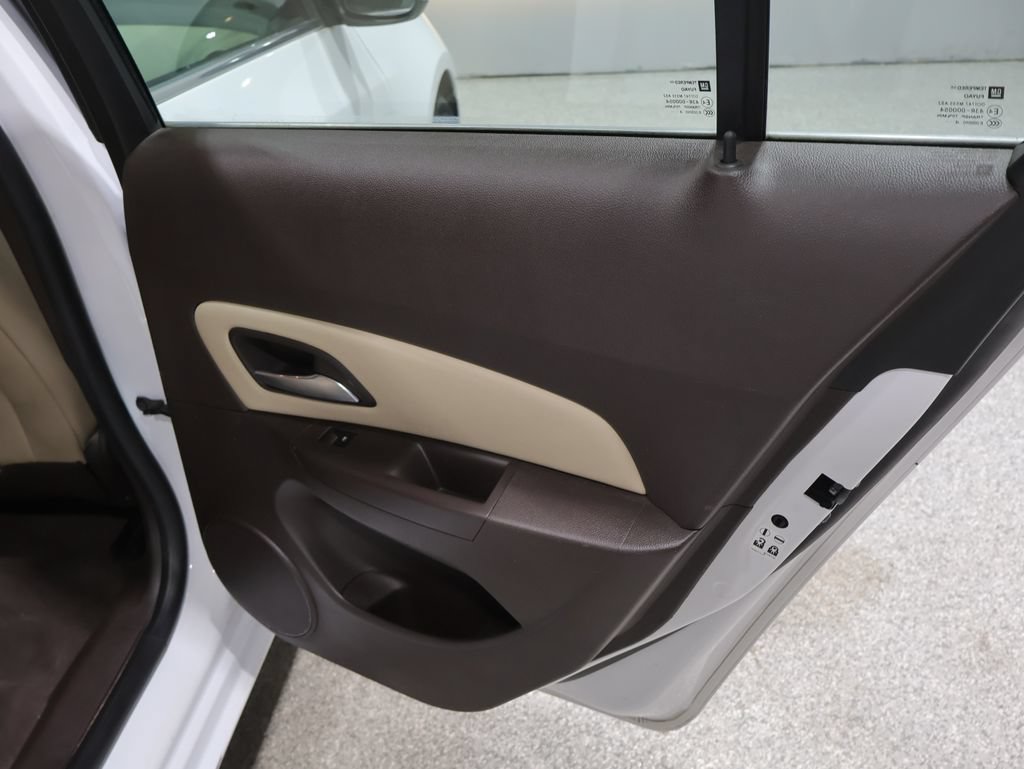 Used 2015 Chevrolet Cruze LT FWD image 21