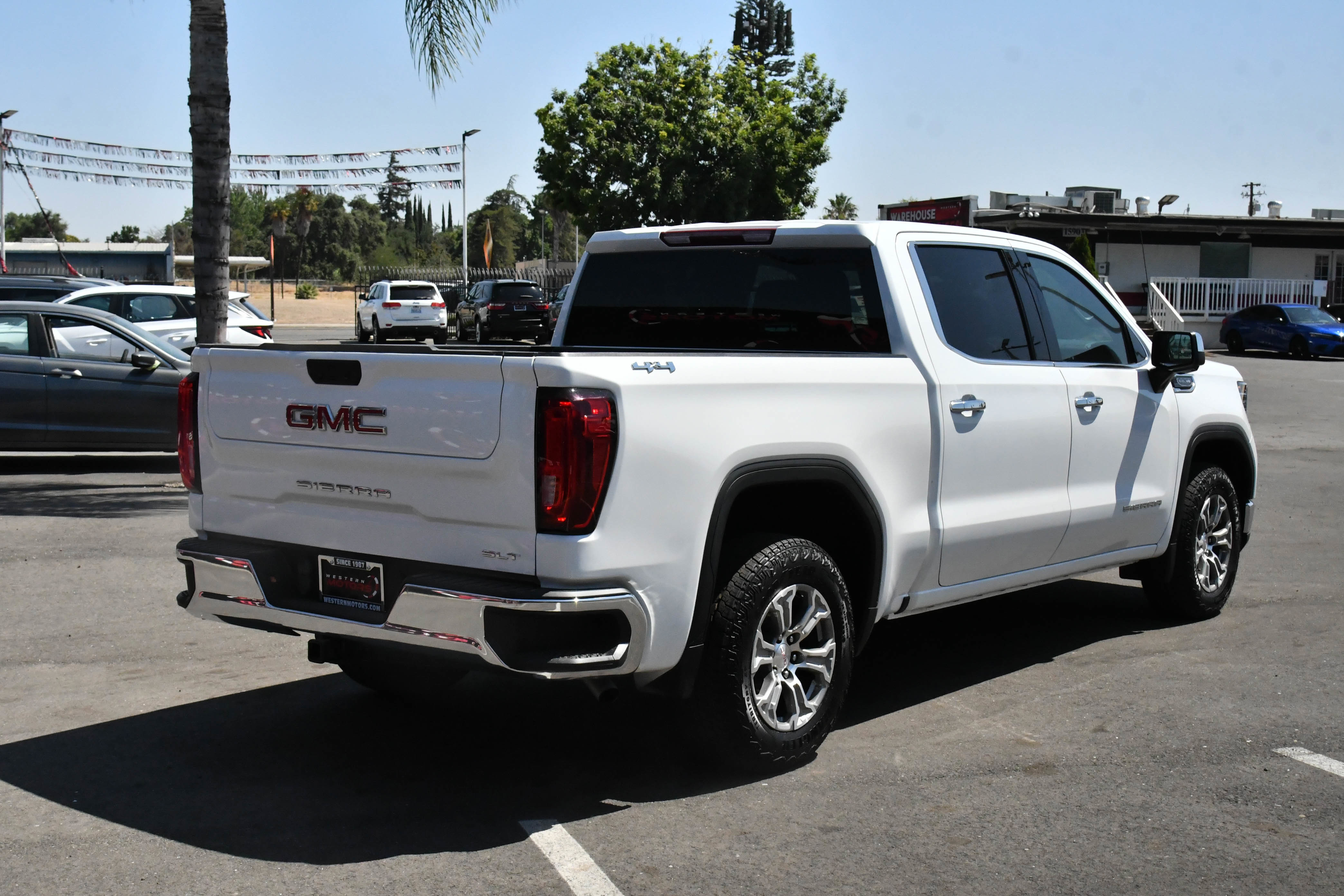 Used 2024 GMC Sierra 1500 SLT image 8