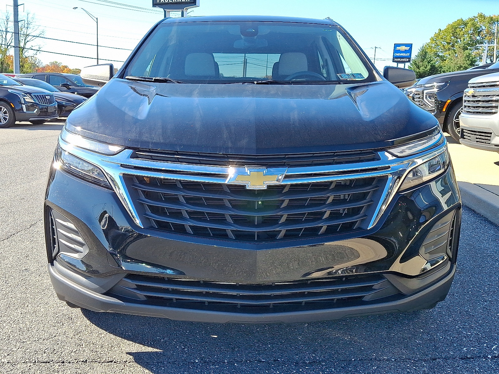 Used 2023 Chevrolet Equinox LS w/ LS Convenience Package FWD image 2