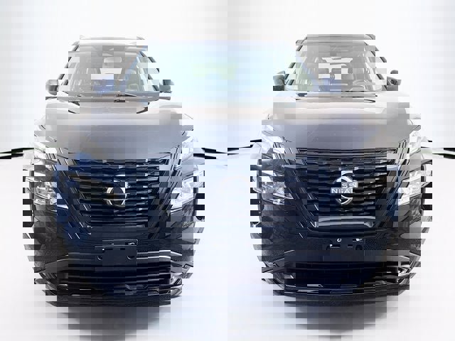 Used 2023 Nissan Rogue SV w/ SV Premium B Package image 2