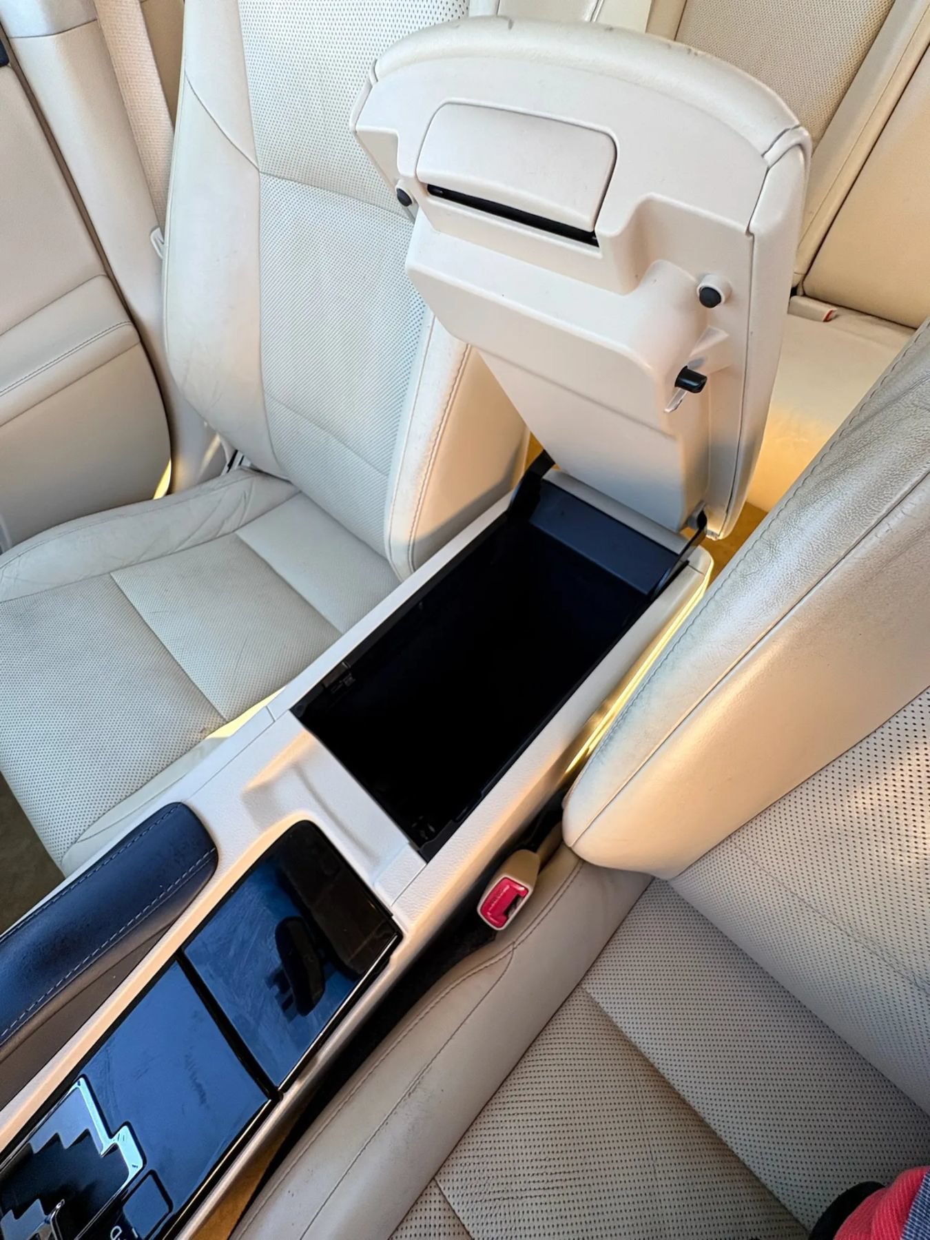 Used 2014 Lexus ES 350 w/ Luxury Package FWD image 34