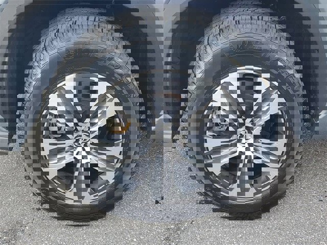 Used 2020 Toyota Highlander XLE image 5